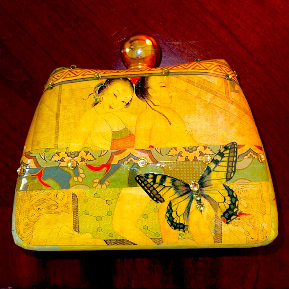 Stella Page Design Clutch